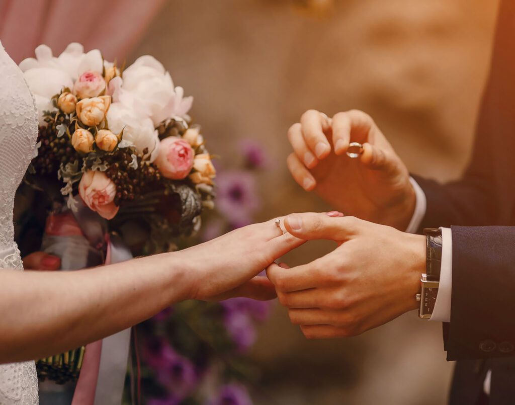 Dusk Til Dance wedding package is perfect for couples who want a celebration that shines from sunset to the last song.